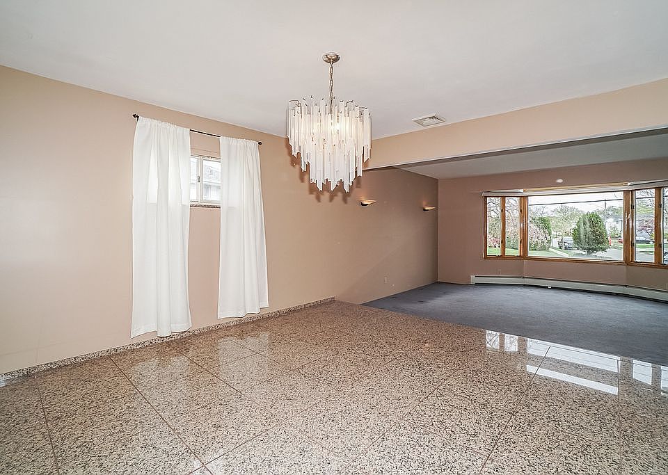 1st image of 66 Lakeshore Blvd