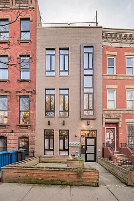 Sold by Compass | media 32