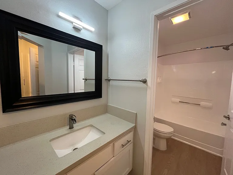 5235 Kester Ave — Photo 36