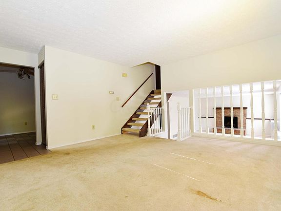 3rd image of 1932 Denise Dr