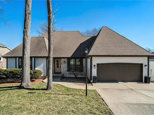 340 N Winnebago Dr, Lake Winnebago, MO 64034