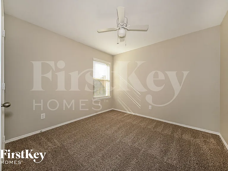 2803 Englenook Dr — Photo 13