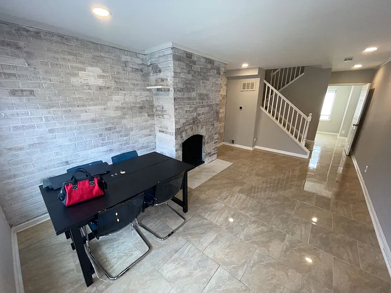 1077 Paper Mill Ct NW — Photo 3