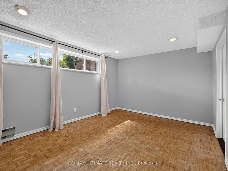 20 Wye Valley Rd #BASEMENT — Photo 14