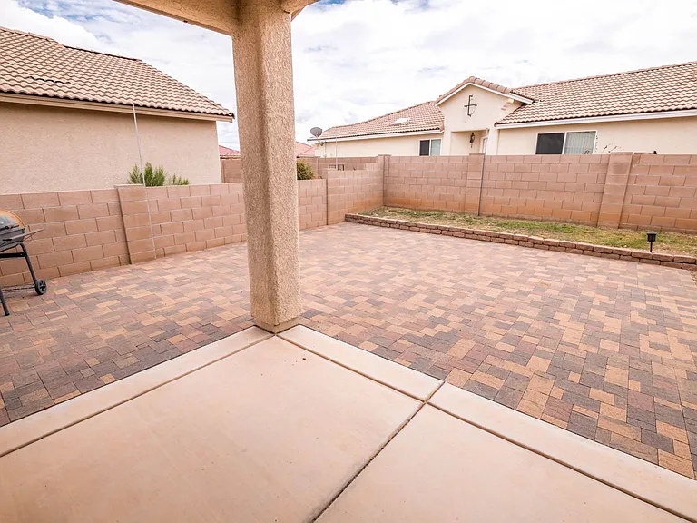 278 Bainbridge Dr — Photo 40