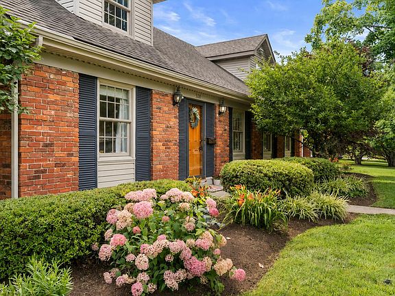 2nd image of 328 Leawood Dr