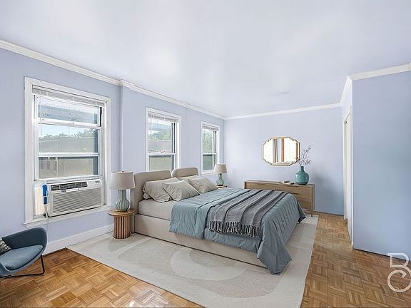 5th image of 21-08 Ditmars Blvd