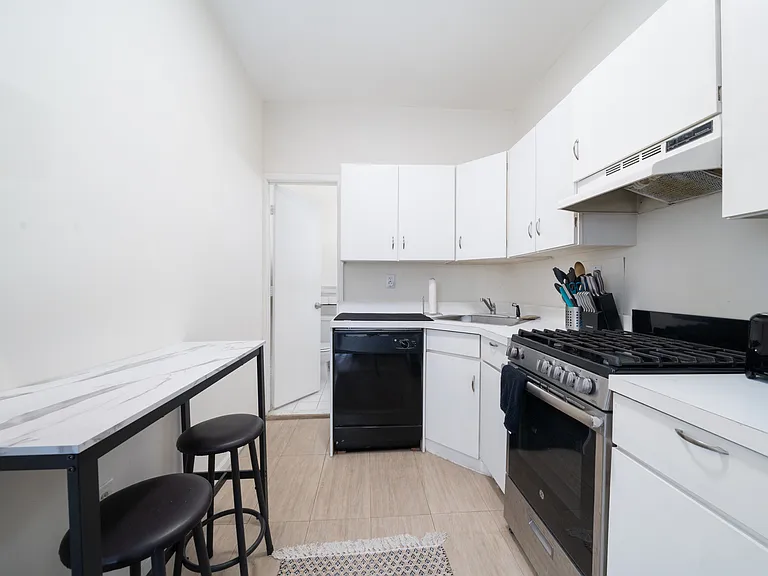108 Adams St #3 — Photo 9