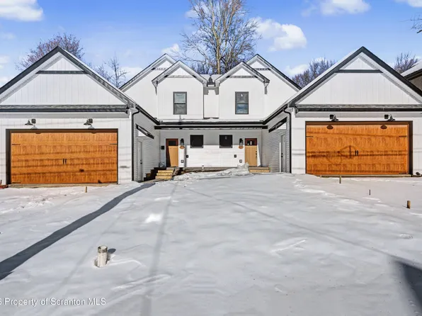 113 E Pine St, Dunmore, PA 18512