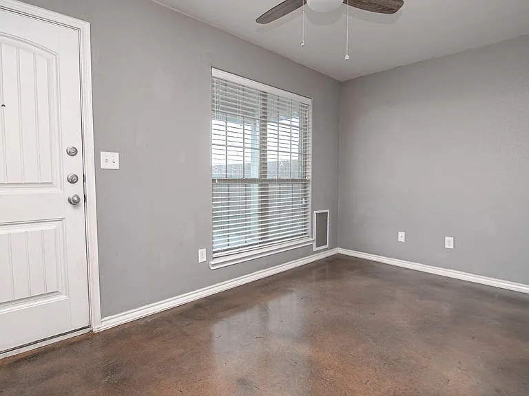 5705 Champions Dr — Photo 22