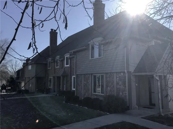 8395 NW Waukomis Dr, Kansas City, MO 64151