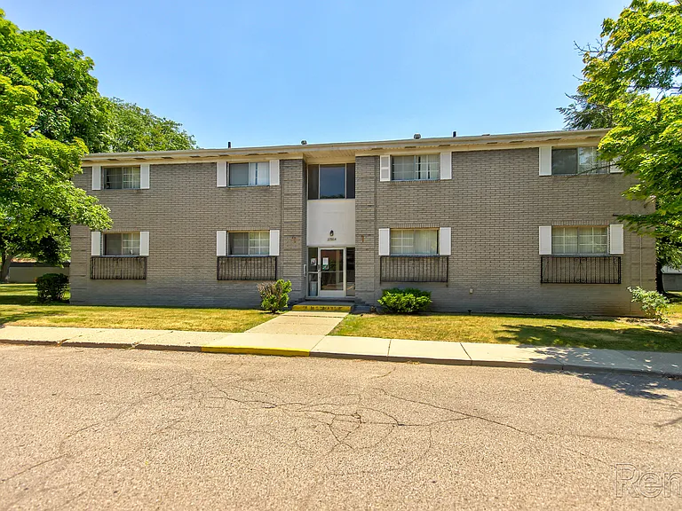 Redford Manor Apartments — Photo 3