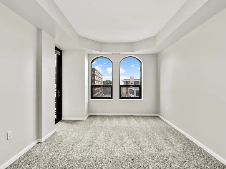 500 E Grant St — Photo 16