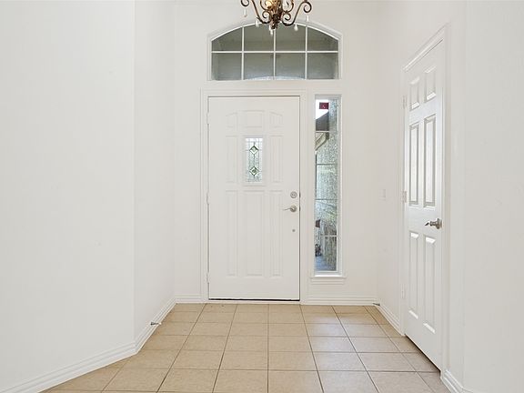 4th image of 11009 Southerland Dr