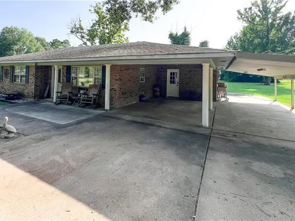 305 Eli Dauzat Rd, Marksville, LA 71351