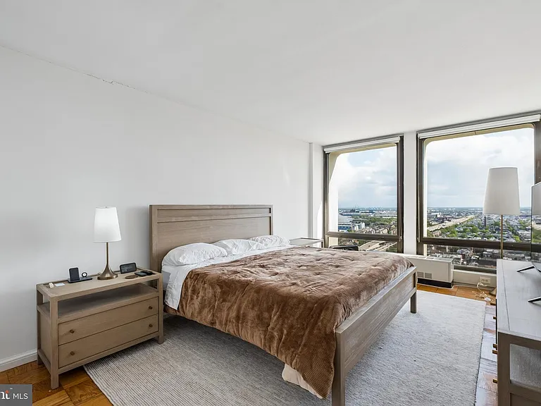 220 Locust St #28DS — Photo 5