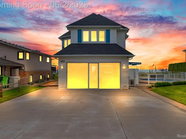 49370 Bay Ln, New Baltimore, MI 48047