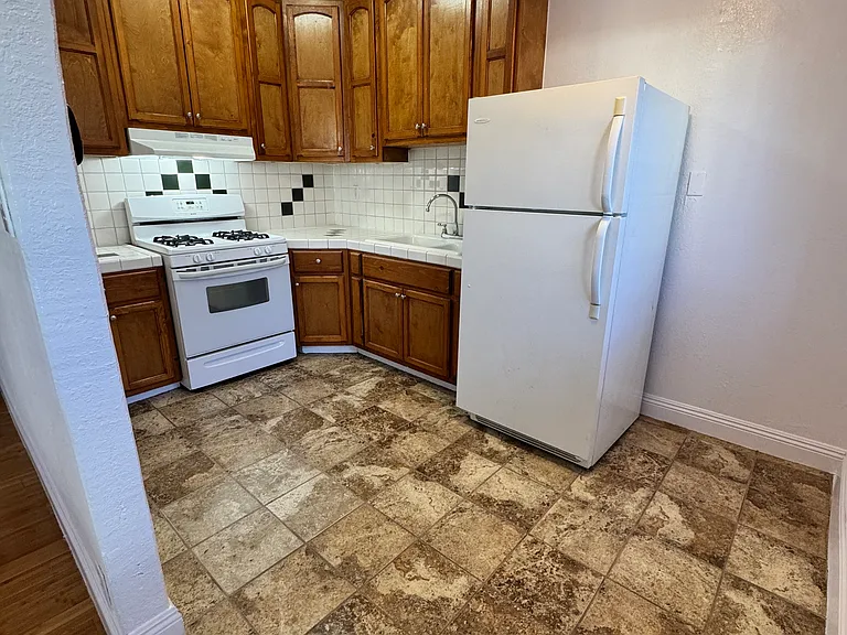 1112 N Kingsley Dr #4 — Photo 8