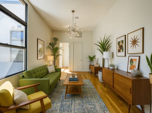 372 Kosciuszko St #211