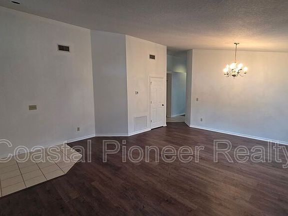 5th image of 1731 Wakefield Dr