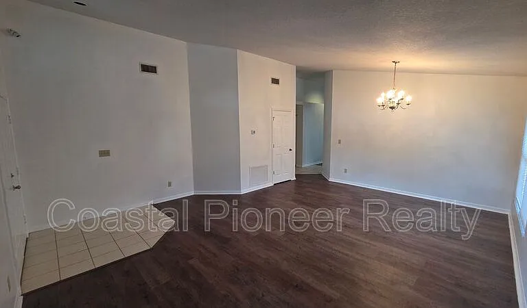 1731 Wakefield Dr — Photo 5