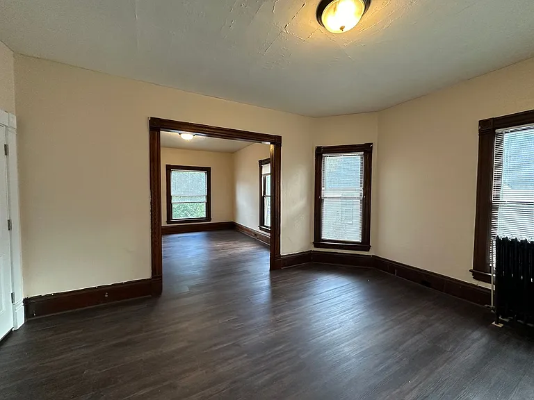 1040 Jackson NW — Photo 2