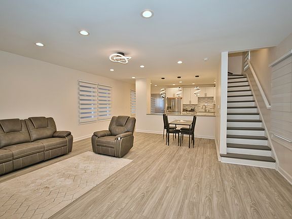 4th image of 4616 N Kostner Ave