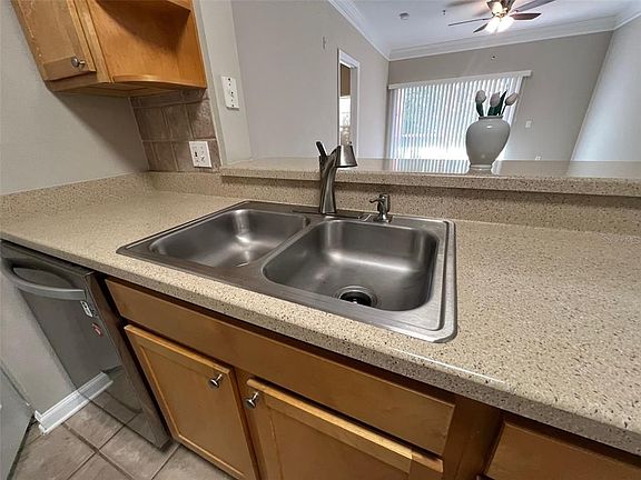5th image of 4207 S Dale Mabry Hwy Unit 3207