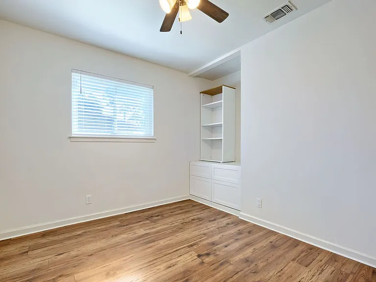 816 Aviation Ave — Photo 9