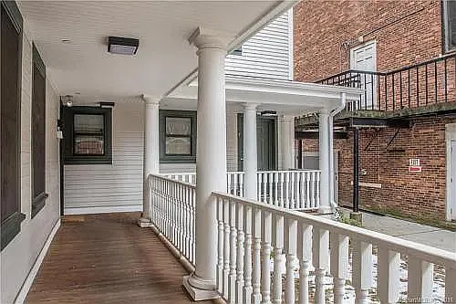 1 bed, 900 sqft, $1,950 — Photo 3