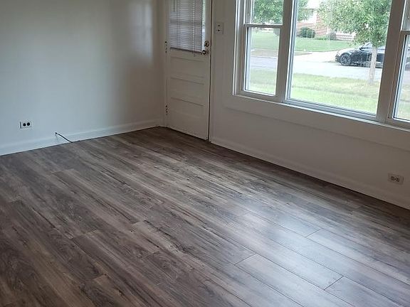 2nd image of 366 Avery Ave