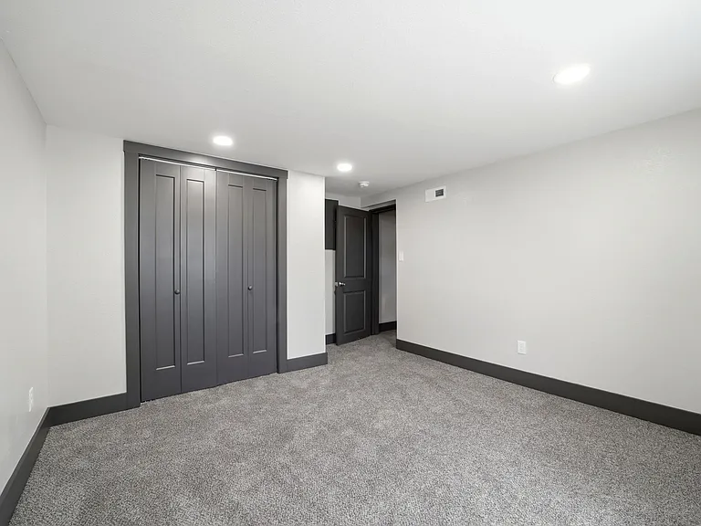 330 Jefferson St — Photo 43