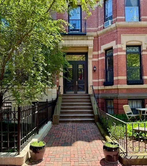182 Marlborough St #3 — Photo 10