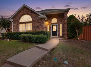 2702 Garden Springs Dr, Richardson, TX 75082