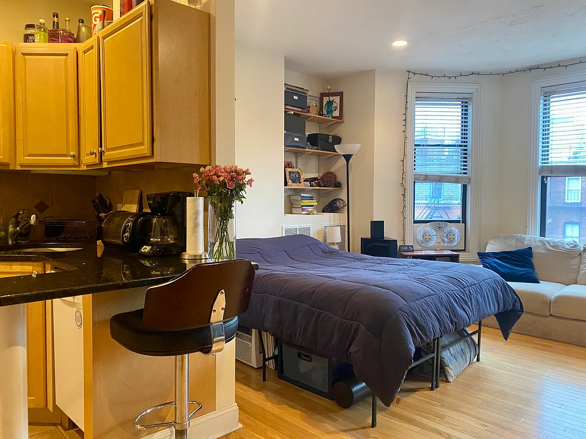 Building Photo - 377 Beacon St #4R