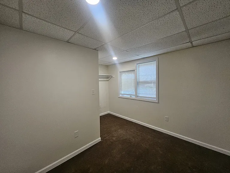 145 Quailwood Pkwy #11 — Photo 7