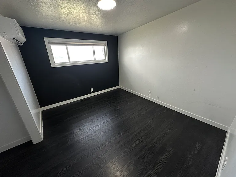 3335 S 1940 W — Photo 10