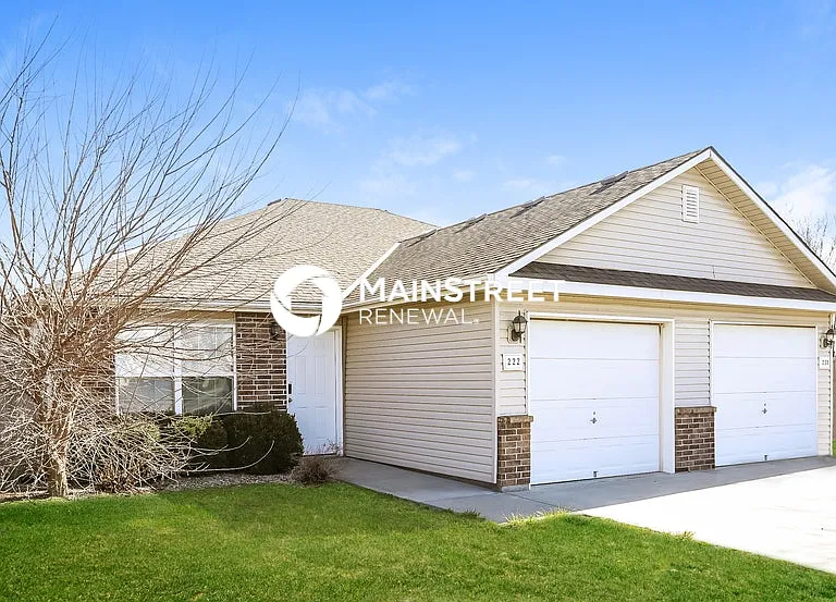 222 Palmer Ct — Photo 2