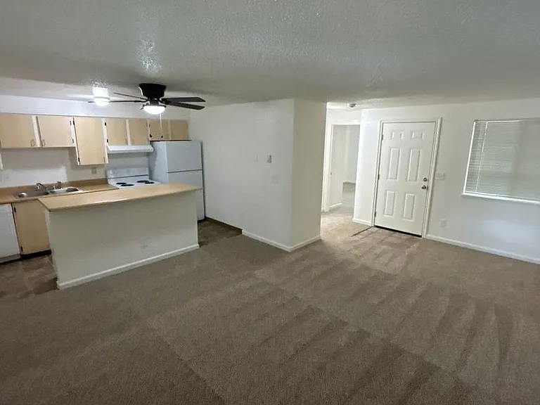 The Firs Apartments — Photo 5