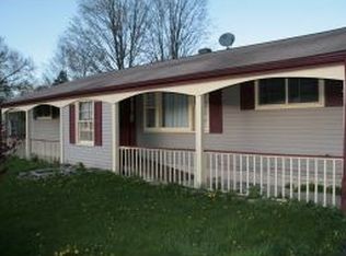 39 Shadowbrook Dr, Endicott, NY 13760