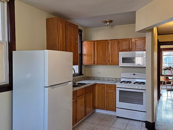 4th image of 1225 N Lamon Ave #2
