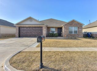 1853 Land Run Dr, El Reno, OK 73036