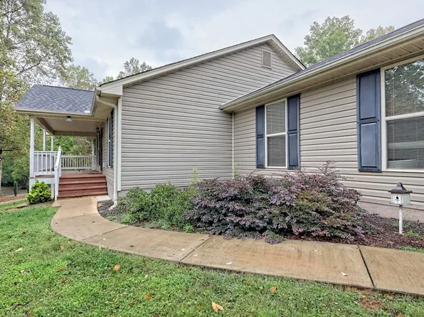 716 Beech Cove Rd, Hiawassee, GA 30546
