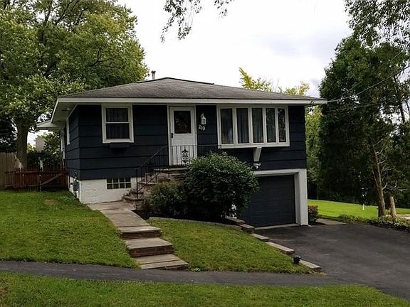 2nd image of 219 Luddington St