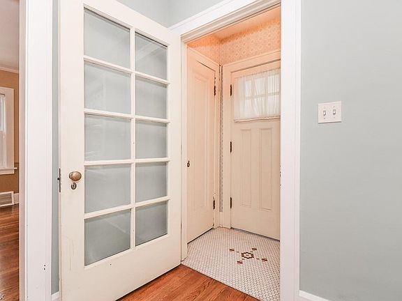 2nd image of 2133 Northland Ave