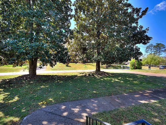 4th image of 148 Hickory Hill Dr