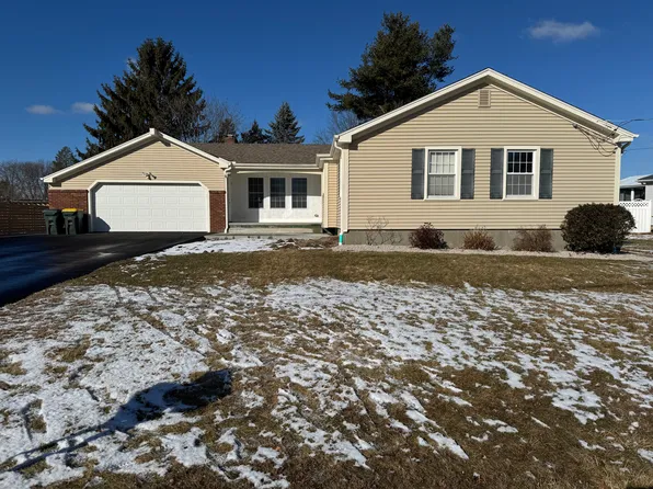 8 Old Tavern Ln, Smithfield, RI 02828