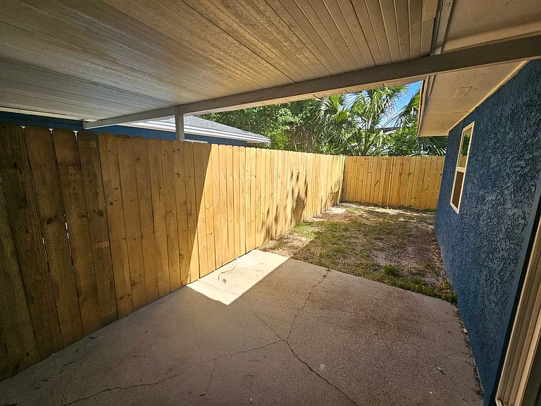 1510 Arthur Ave — Photo 15