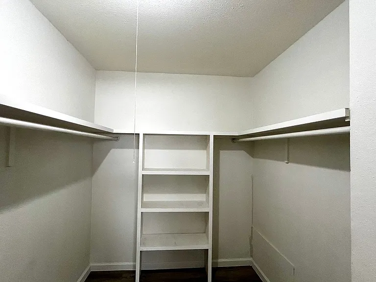 3304 Tom Green St #C — Photo 14