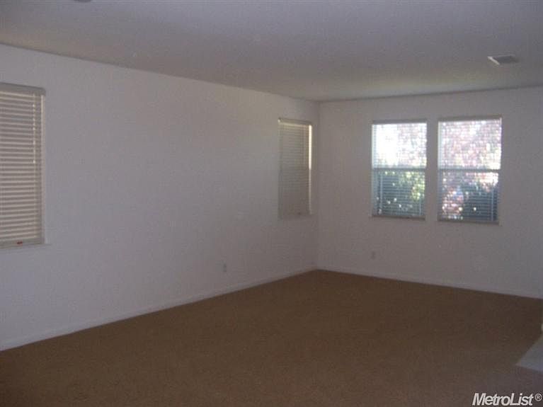 2nd image of 9368 Rose Ct
